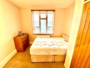 imgi 12 o 1eruelfj91c0i1k8c1q4a1687n0fv