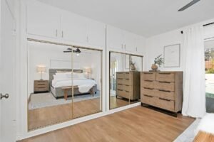 imgi 114 19fa38541ac02adfb00ae3f683a86520 rentals large 1200 1200