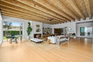 imgi 132 867f4c5918c57326cf881e6c0b454d8b rentals large 1200 1200