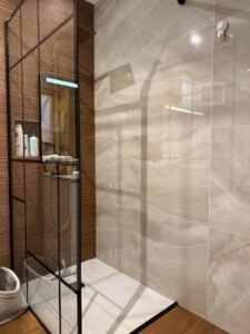 imgi 31 e438da75 be83 40f2 93bf 82364d56b8c3